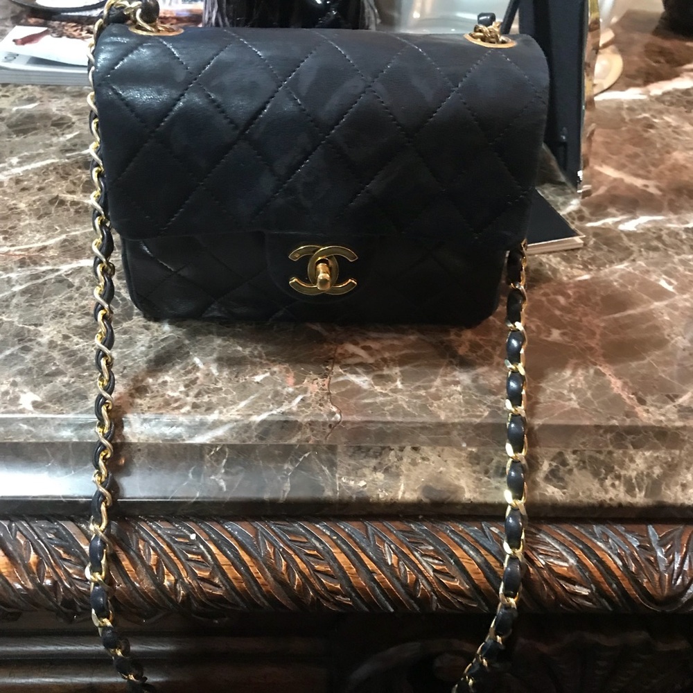 Chanel Flap Bag Black And Gold Lambskin